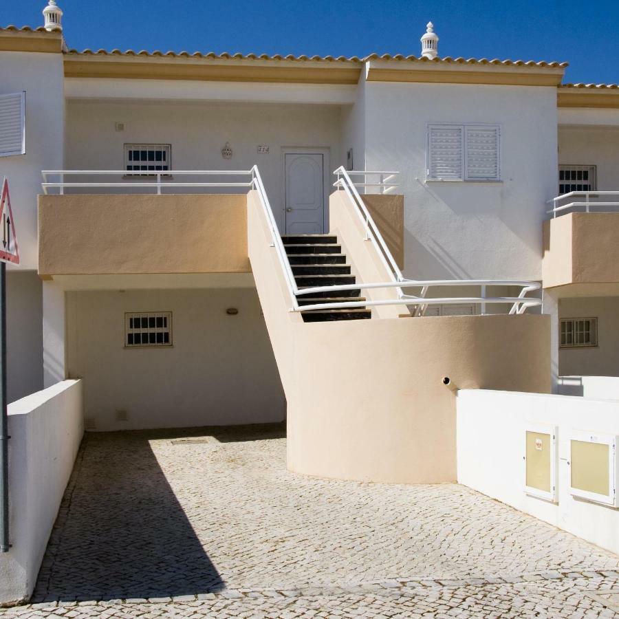 Os Apartamentos A Ramos Na Praia Da Gale Estao Inserido Em Condominio Com Piscina, Fica Apenas A 350 Metros Da Praia Da Gale - Apartamentos Com Ar Condicionado Tanto Nos Quartos Como Na Sala, Smart Tv Com Prime Video E Cozinha Completa Albufeira Exterior foto