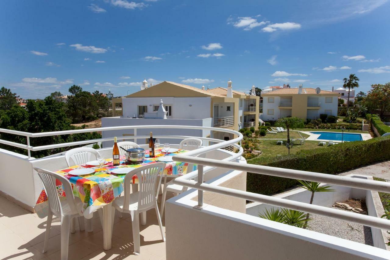 Os Apartamentos A Ramos Na Praia Da Gale Estao Inserido Em Condominio Com Piscina, Fica Apenas A 350 Metros Da Praia Da Gale - Apartamentos Com Ar Condicionado Tanto Nos Quartos Como Na Sala, Smart Tv Com Prime Video E Cozinha Completa Albufeira Exterior foto