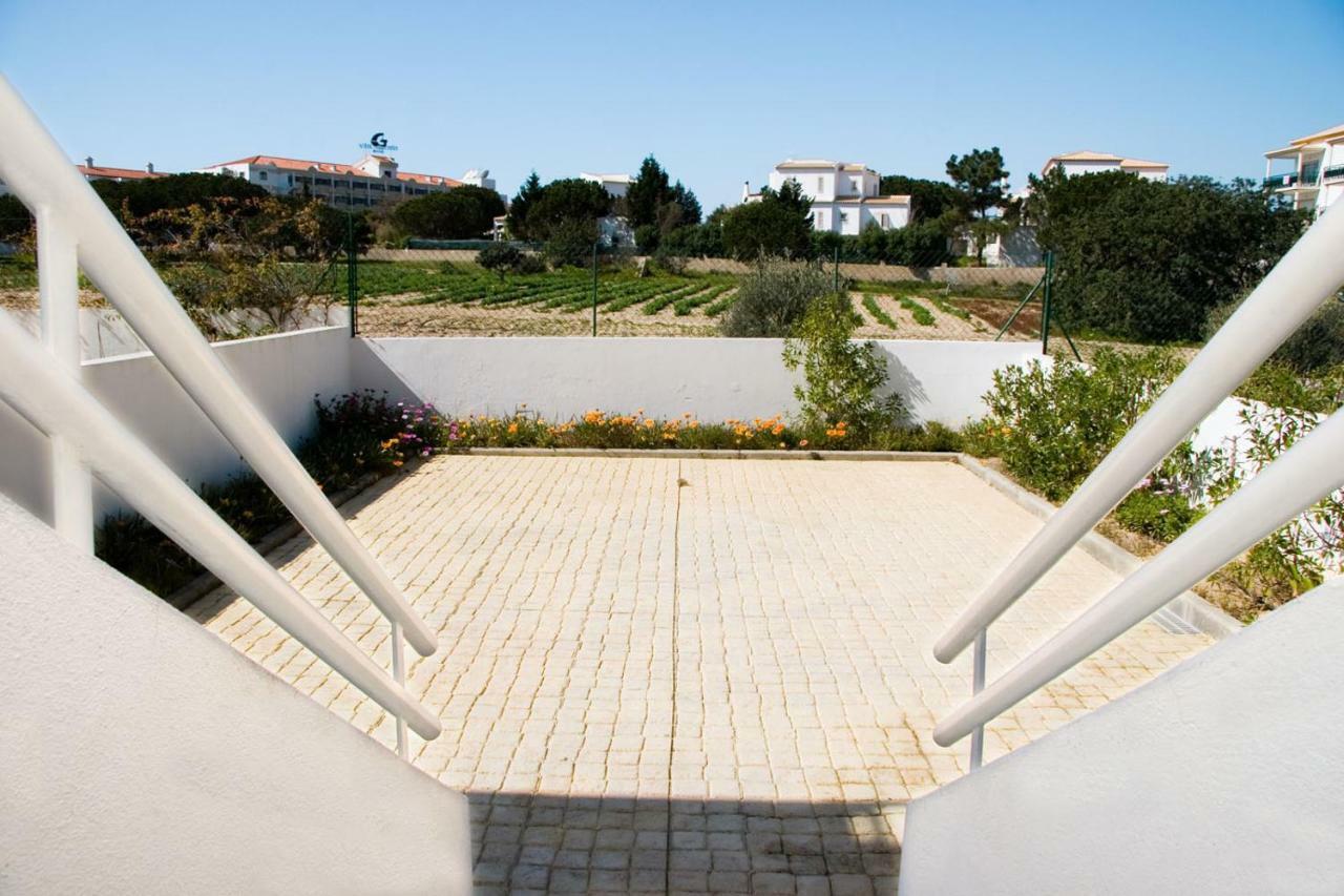 Os Apartamentos A Ramos Na Praia Da Gale Estao Inserido Em Condominio Com Piscina, Fica Apenas A 350 Metros Da Praia Da Gale - Apartamentos Com Ar Condicionado Tanto Nos Quartos Como Na Sala, Smart Tv Com Prime Video E Cozinha Completa Albufeira Exterior foto